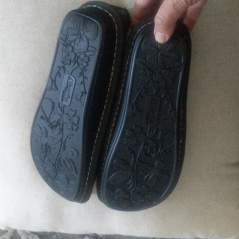 Alegria nursing shoes size 38. - Picture 2 of 3